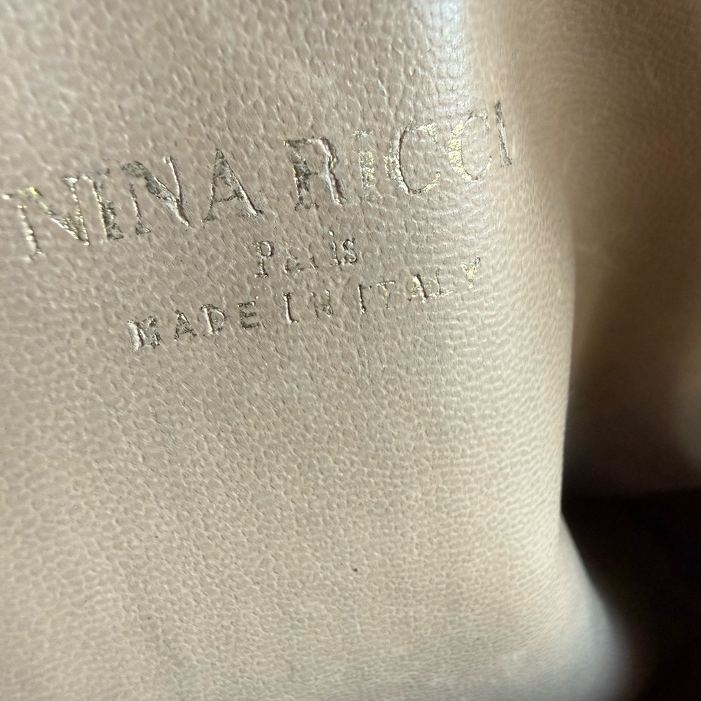 Vintage Nina Ricci Paris crossbody bag
Made in Italy - Picture 7 of 8